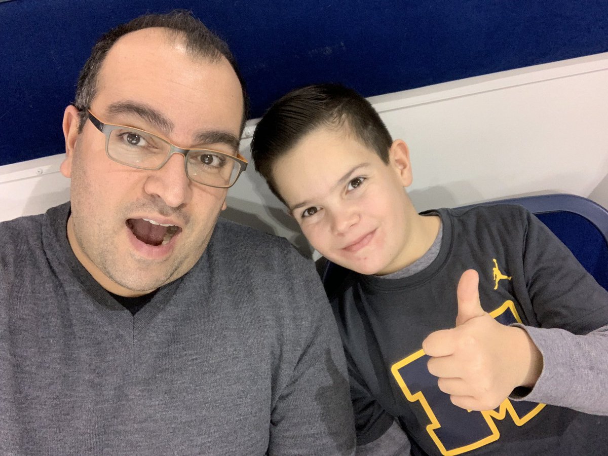 AmirGhaferi's tweet photo. Nothing like a @umichhockey game!! Energy is amazing! #GoBlue #YostLive https://t.co/32IWm73buw