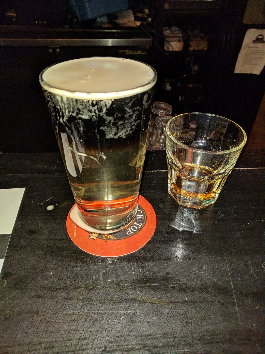 ShadowWelch's tweet photo. Now THIS is how you start the #Prelims. #CrownFloat and @JackDaniels_US. #Ufc231 @GuinnessIreland https://t.co/N3JByI2TX9