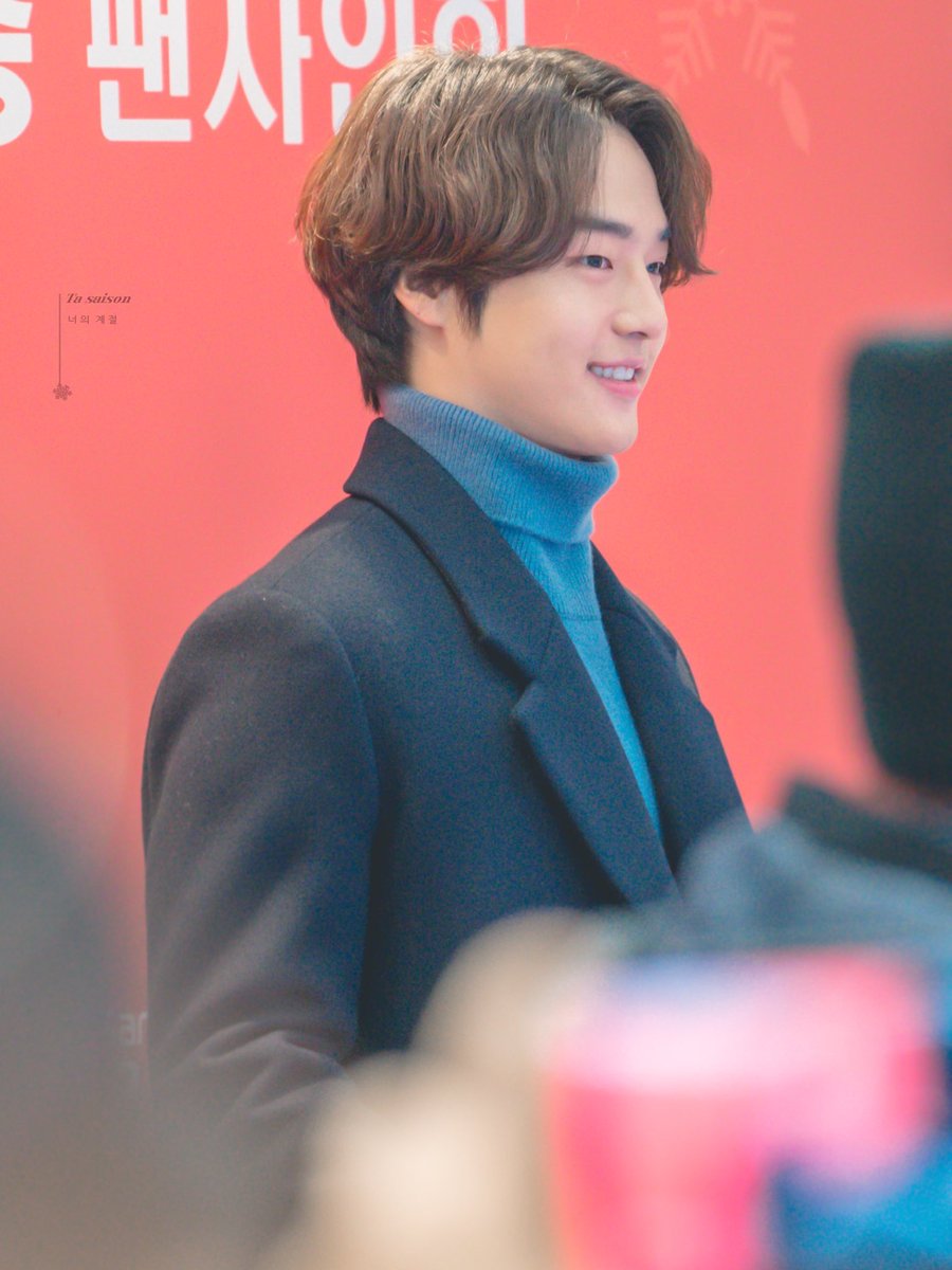 yangsejoong's tweet photo. Samsonite Fansign Event. https://t.co/8vY9Fgoeq3