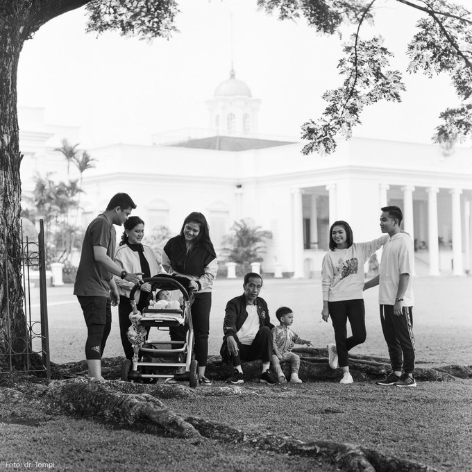 View image on Twitter