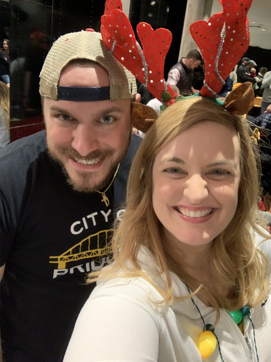 whoosyourbaker's tweet photo. @DaveDiCello thank you for inviting me to create a #PittsburghCookieTable for your event benefitting @ChildrensPgh. I had such a great time! #PittsburghProud #StrongerThanHate #PittsburghCookies #Pittsburgh https://t.co/qzvDo2IUMy