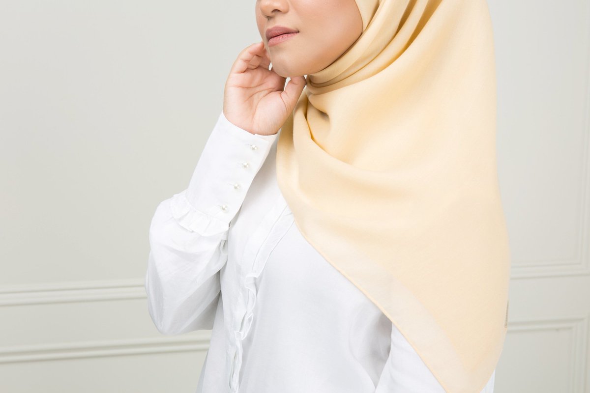 Coming soon.

_

Our basic range. It will make you fall in love at the first sight.

#nauraascrve #tudungbawalkualiti #muslimahwears #muslimahfashion #comingsoon #love #like #squarescarf