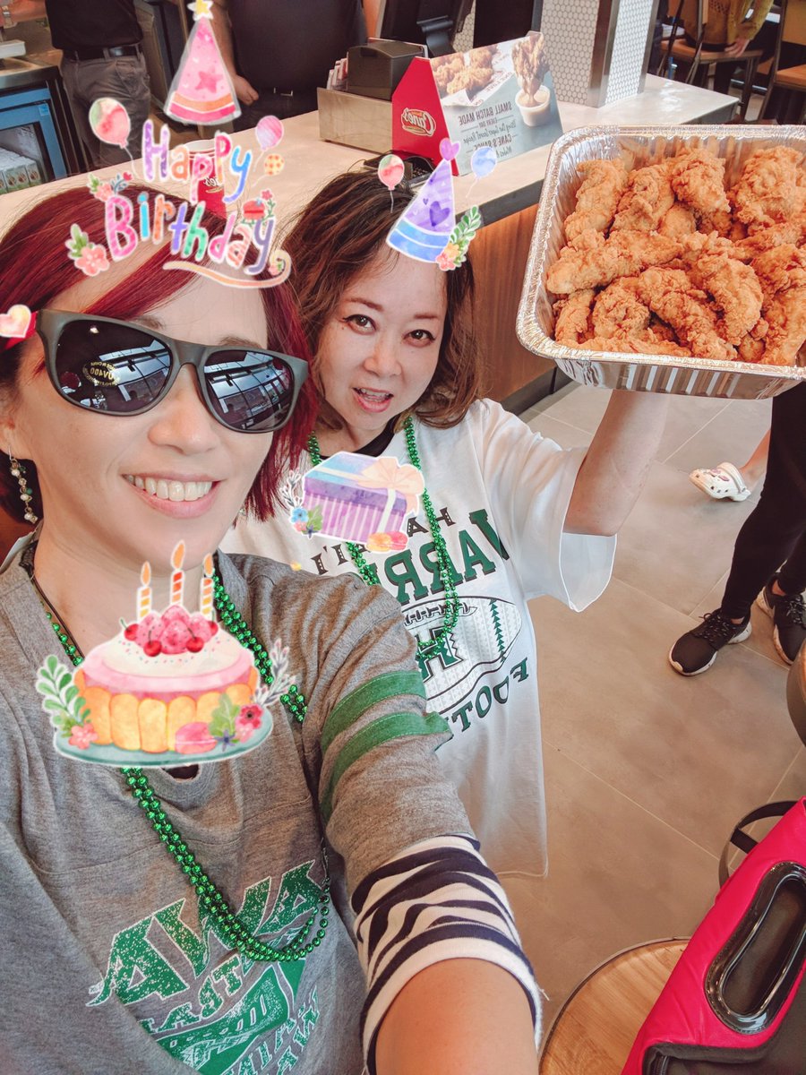 poohko_hawaii's tweet photo. チキンフィンガー、美味しい〜! @Raising_Canes chicken fingers are da best! #hawaii #alohacanes #raisingcanes #ハワイ #ハワイグルメ https://t.co/SK0T3tkovV