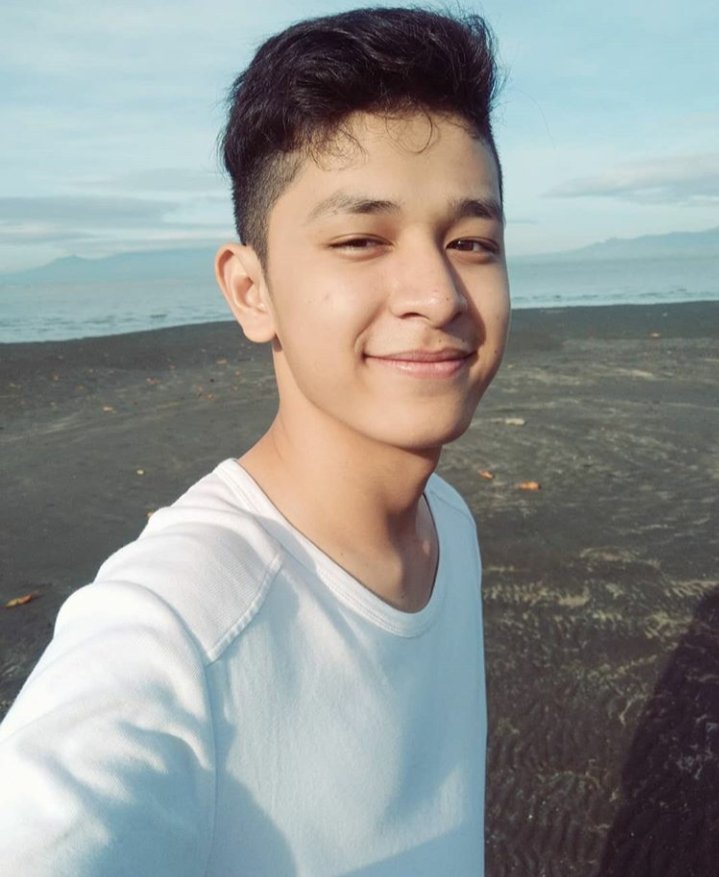 TeamAljonBTN's tweet photo. If you really love Aljon, save him by texting BB ALJON send to 2366. 

Please let's save our Angel!  

God bless us all!

#SaveAljon
#BBALJONSENDTO2366
#PBB4thBig8tingLinggo 
#AljonMendoza https://t.co/RSo95EqUiE