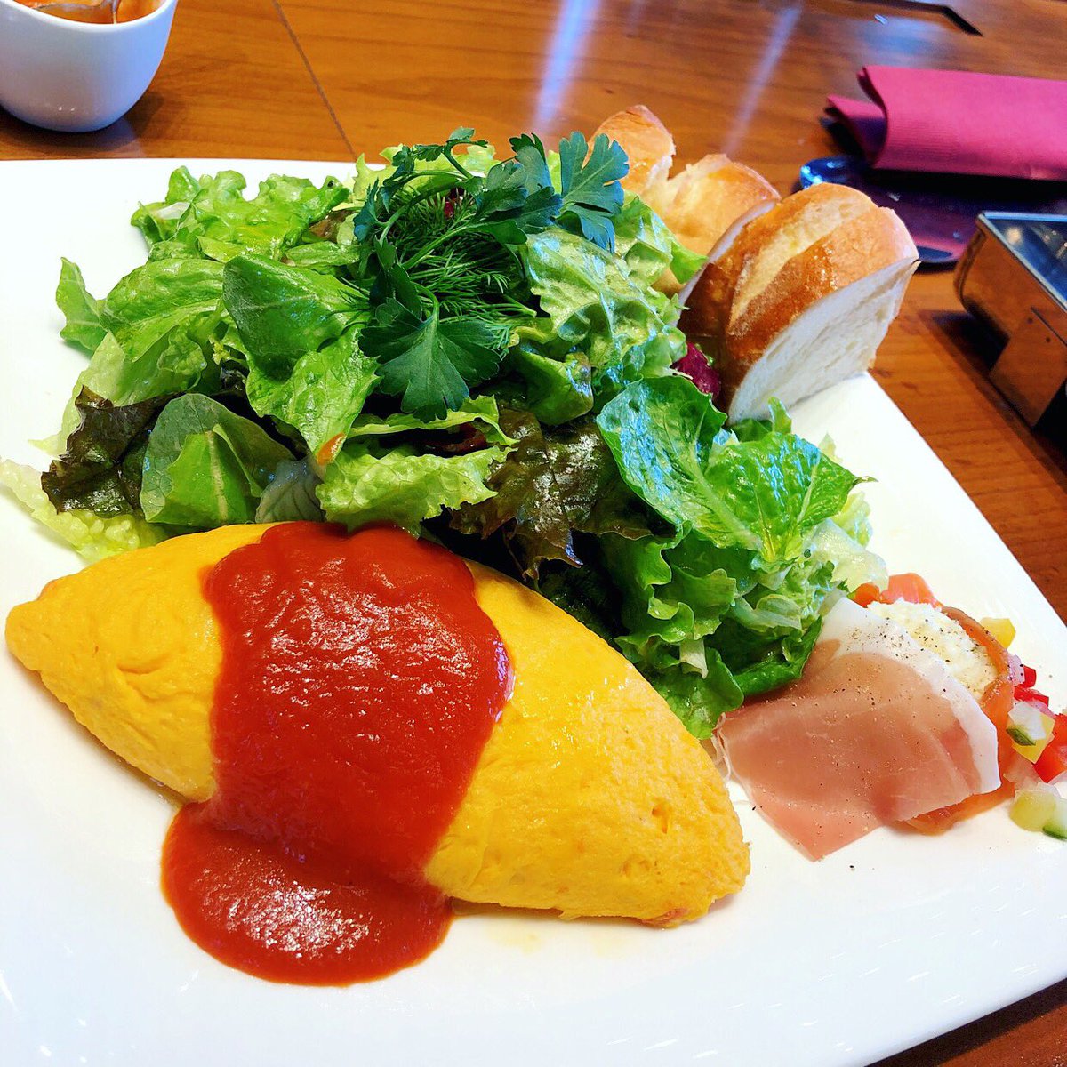 斉藤ひかり Twitterren オムレツとたっぷりのサラダ これは良いランチです キッチンさくらい 御徒町 洋食屋 正統派 上野界隈 人気 オシャレ 本格料理
