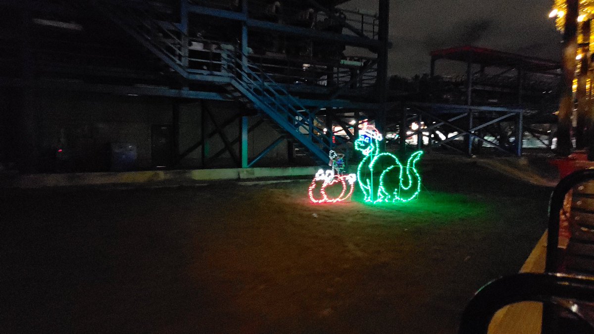 acesouthcentral's tweet photo. From earlier this evening... Thank you @SF_FiestaTexas for the surprise ERT/Last Ride of the Day on your Christmas Train... and for making the 2018 edition of ACE #FelizFiesta the best one ever!
#RideWithACE
#TheACEadvantage
#ACE40th
@aceonlineorg https://t.co/yjib9pT7mf
