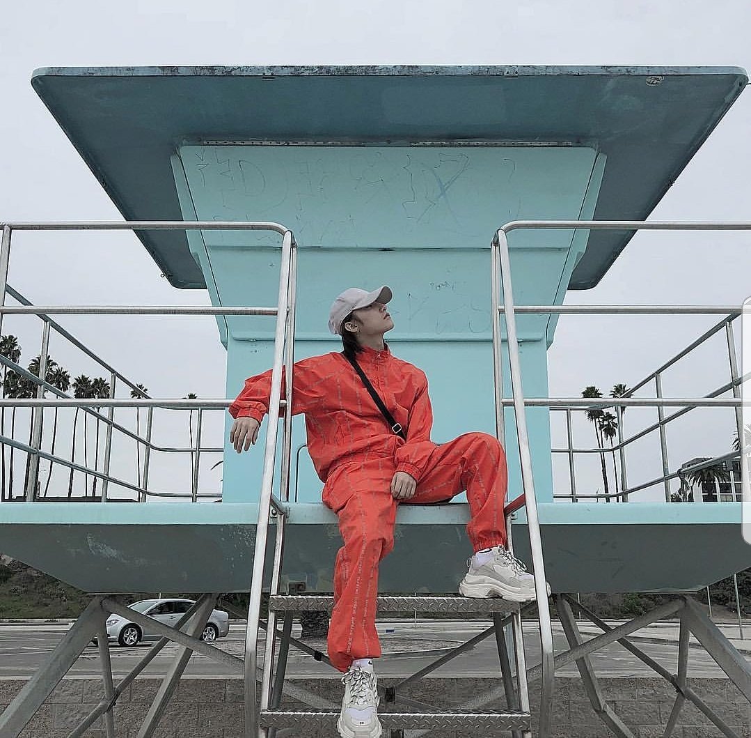 MTPFrance's tweet photo. Gloomy day ☂️☂️☂️

#sontungmtp #mtp #vpop #kpop #vietnam https://t.co/1BTHMGNfJ4
