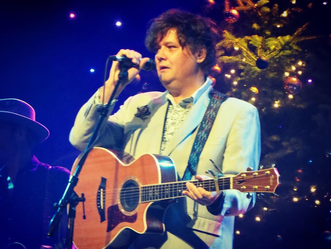 BKONTHESCENE's tweet photo. #theandykimchristmasshow
@QueenElizabethTheatre
.
.
.
#AndyKim | #brokensocialscene | #BillyTalent | #RonSexsmith | #BifNaked | #Hayden | #marymargaretohara O'Hara | #TheoTams | #TomCochrane | #KimMitchell | #RussellPeters AlexLifeson of #RUSH #picsBy @salconcert https://t.co/c5egBVWKLd