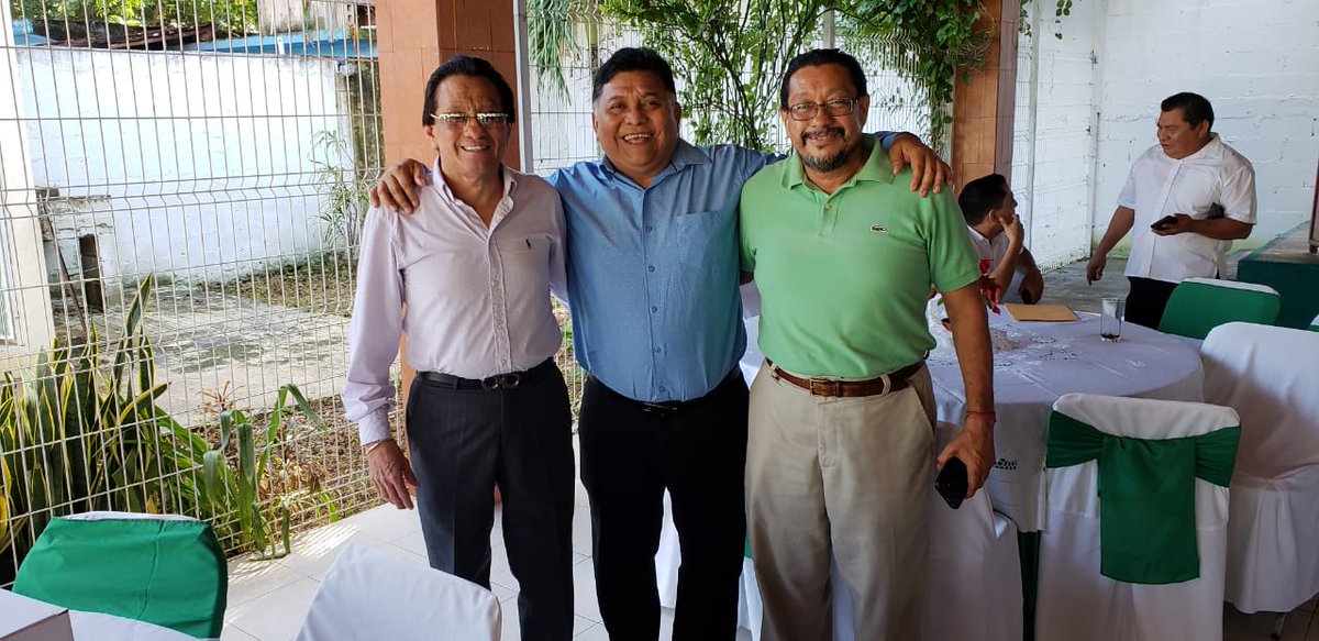 omaralpuche's tweet photo. #DíaDelAdministrador En representación del Gobernador @CarlosJoaquin asistió el titular de la @Oficialiaqroo @AlamillaManuel lo acompaña @QuirozJudith #LAE del @itcun entre la mayoría de #MapachesLAES del @IT_Chetumal @chetubien @cancunmio @licsergiochago @ConlaCancun @iapqroo https://t.co/wOvcg5fErC