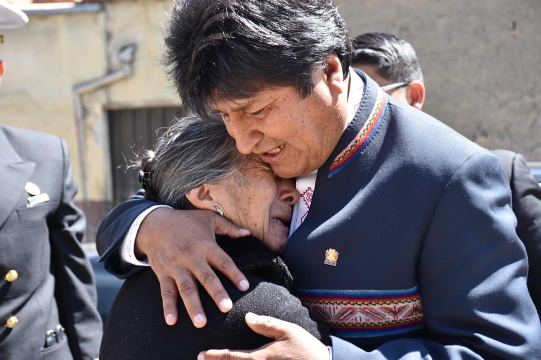 BanzerMeza's tweet photo. @evoespueblo -Quiero gobernar para siempre, señora.
- https://t.co/2cOWbev5jv