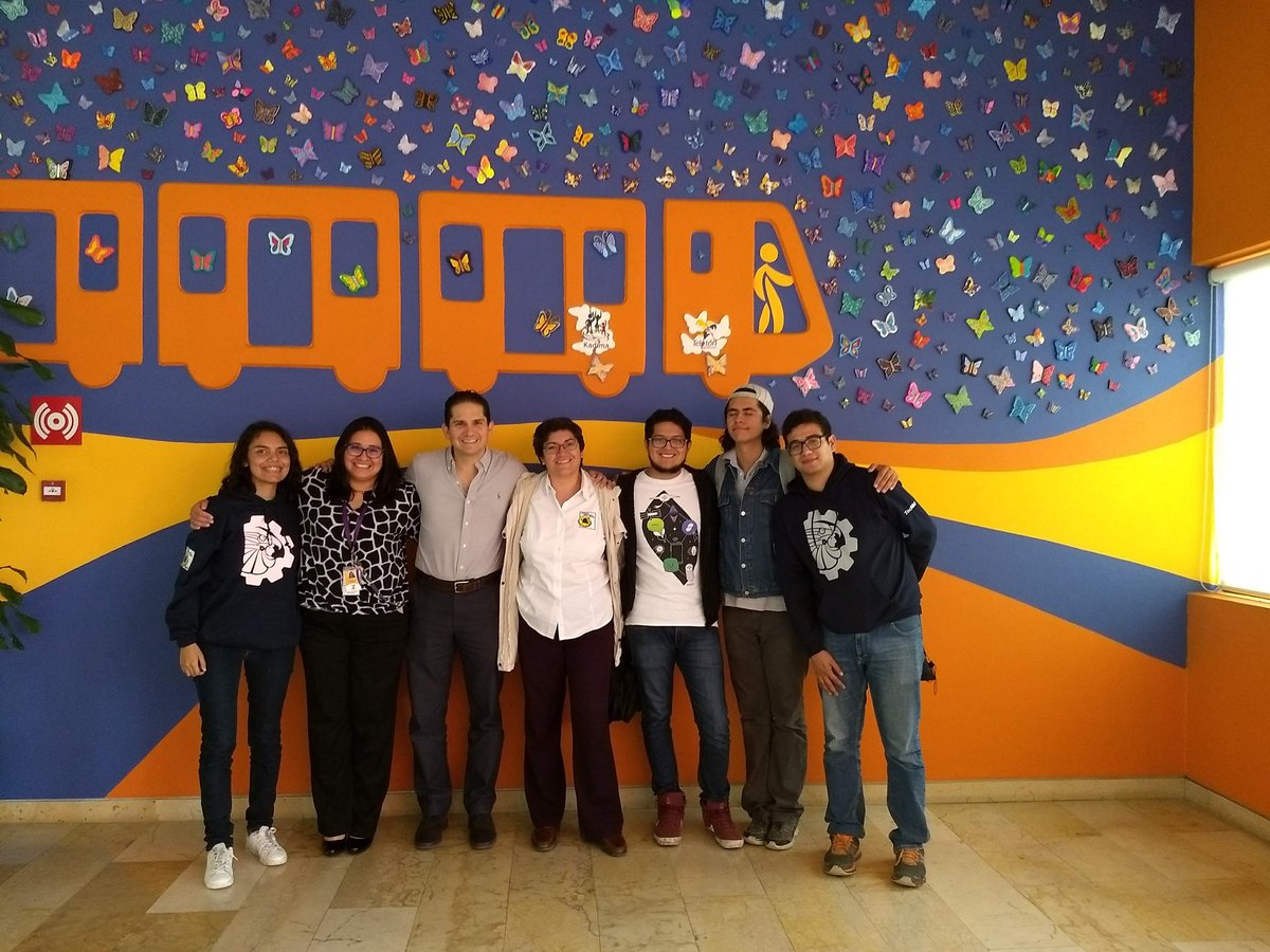 imonsh's tweet photo. El otro día platicamos con el señor de la tele y luego visitamos el @CRIT_CDMX después nos dimos cuenta que nuestra aventura apenas comenzaba 💜
#TeamBravers
#ATiQuéTeGustaHacer https://t.co/5ps4ogIioX