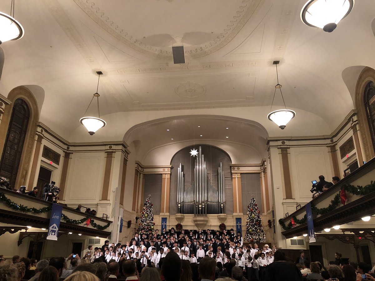 SarahStorelli1's tweet photo. #TisTheSeason for rockin’ around the Christmas tree with dear friend @kelseyrugani, @picchettiwinery and the #SanFrancisco Boys Chorus! 🍷🎄🎶✨⛪️ #GoodnessAndLight #AVeryStorellsChristmas #MoreThanDown #ItalianDuo #ChristmasChoirConcert https://t.co/is7IxrJGqw