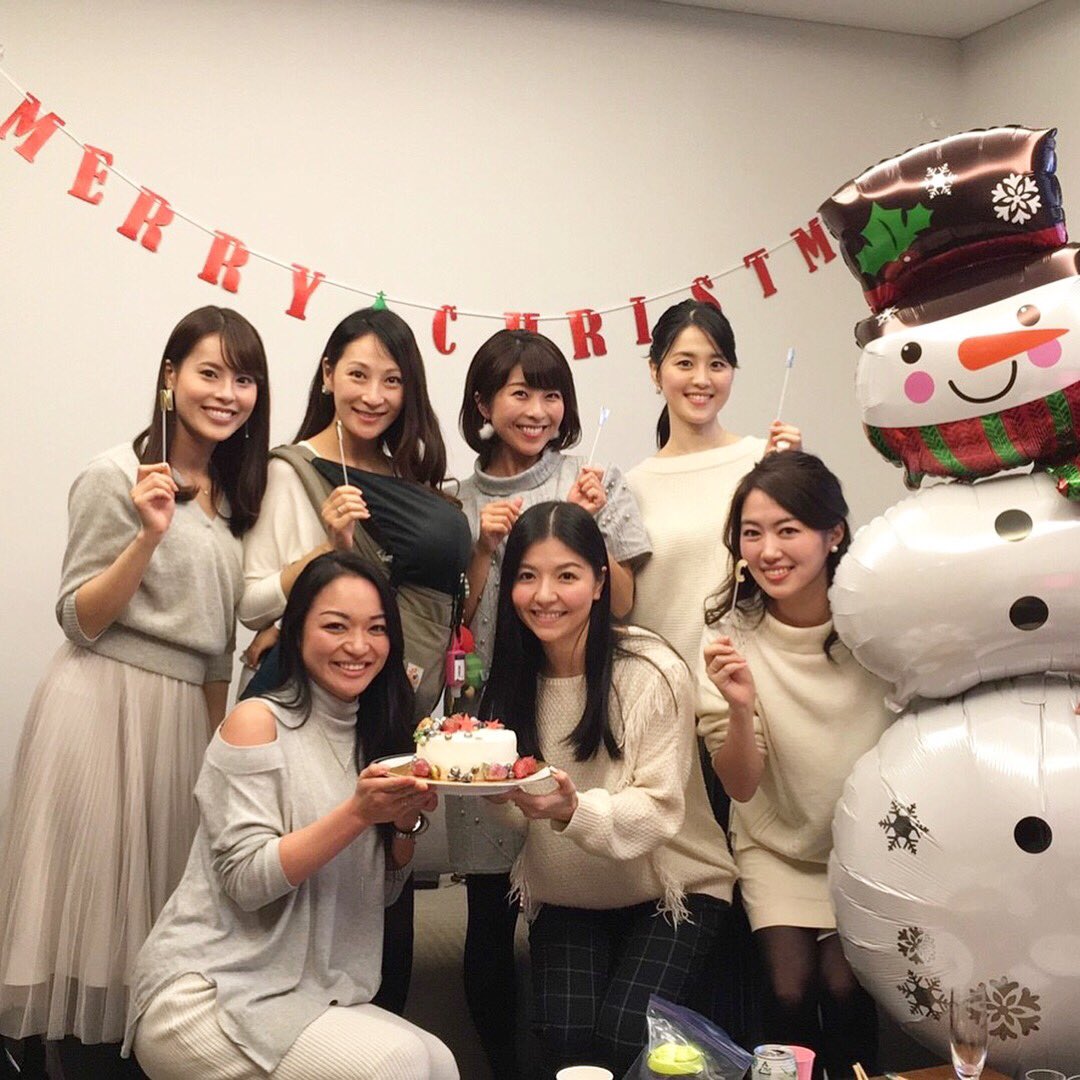 小尾渚沙 おび なぎさ クリスマスパーティーをしました 恒例のドレスコードは ホワイト ゴールド シルバーのホワイト クリスマスのイメージで はぁ 楽しかったなぁ ホームパーティー 女子会 クリスマスパーティー 手作り料理