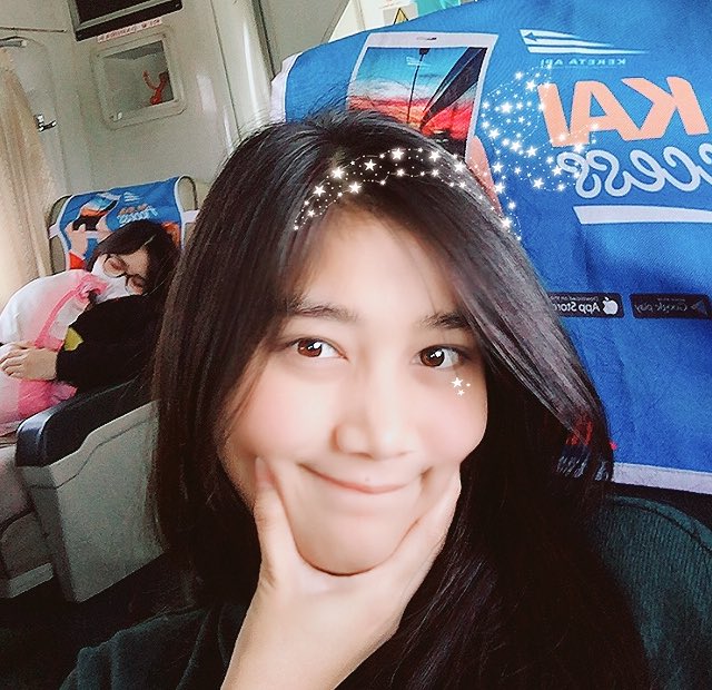 ayastrophiile's tweet image. Sampai jumpa lagi ya Surabaya, aku dan teman-teman lainnya pamit pulang ke Jakarta💙😽 

Lovelove