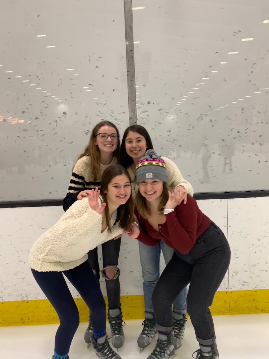 nernsiah's tweet image. Global Shabbat was a major success!!!!! From Havdallah to ice skating to hanging out with the 130 members and prospects, this was definitely one for the books⛸