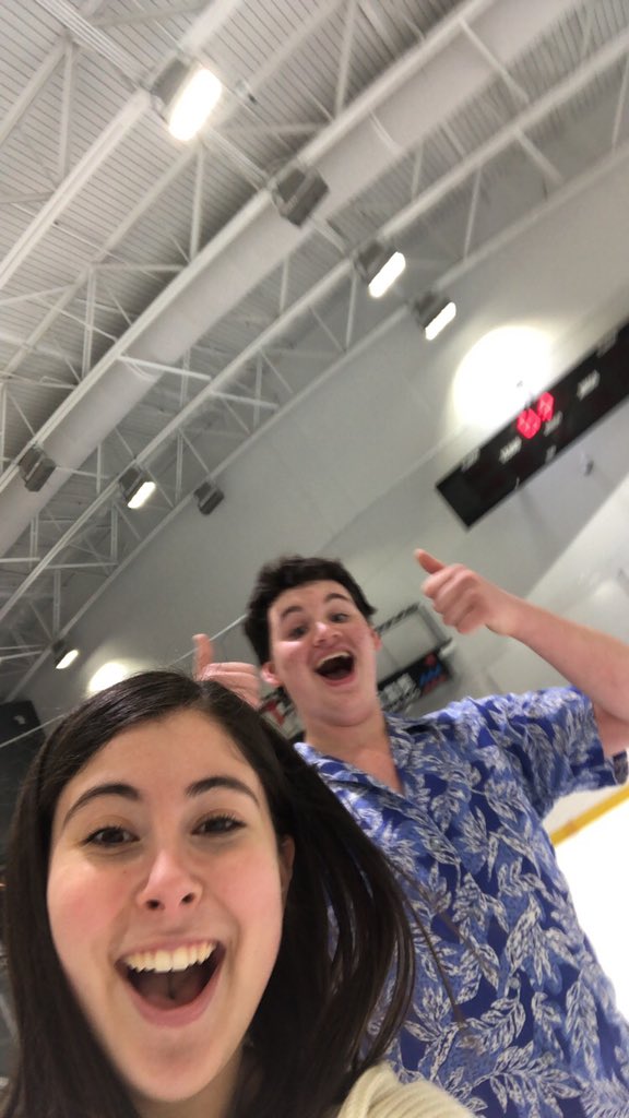nernsiah's tweet image. Global Shabbat was a major success!!!!! From Havdallah to ice skating to hanging out with the 130 members and prospects, this was definitely one for the books⛸