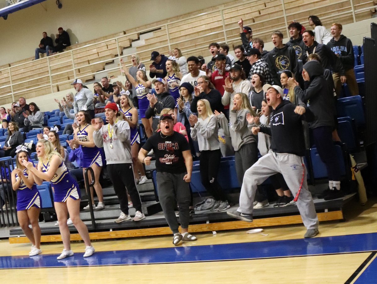 _hubler_32's tweet photo. I absolutely love this team and our school! #ONE https://t.co/tJy1vA2WSF