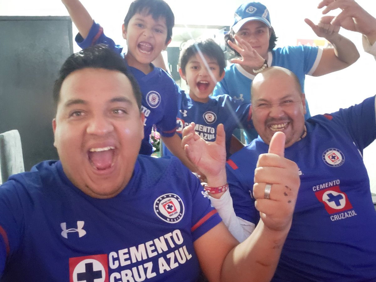 ale_padilla's tweet photo. #familaazul #CruzAzul @Cruz_Azul_FC  @azul Final !! https://t.co/U5DG3HHs3Y