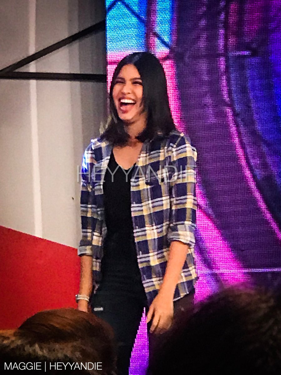 jieunsday's tweet photo. Woy may biglang magandang pumasok 😍

#MainedayToSundei https://t.co/V0OnJC01qz