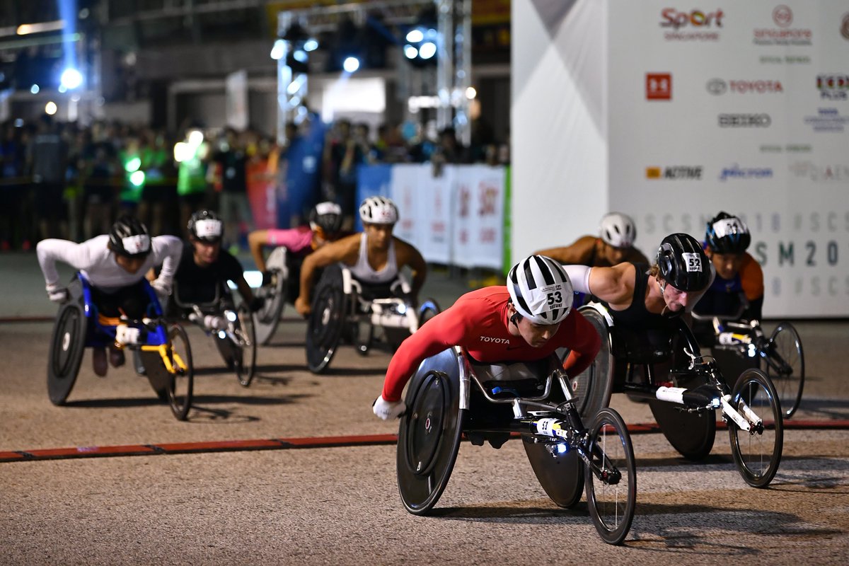 STsportsdesk's tweet photo. Standard Chartered Singapore Marathon (@SG_marathon): Good start for wheelchair racers despite concerns over tough corners. #SCSM2018 See https://t.co/wene7QtW26 https://t.co/XqNDnkLB9o