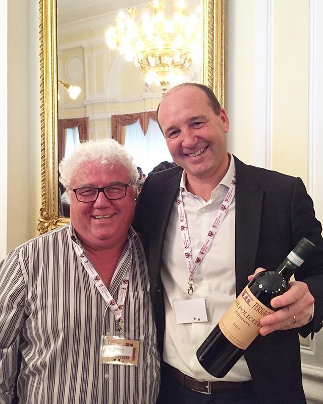 saracarmignola's tweet photo. Belli loro, sempre! #appuntidiveneto #secondomarco #ferragu #valpolicella #meranowinefestival2018 #mwf2018 #vineyards #winery #winetasting #winelover #winetour #winerytour #winemakers #instawine #winestagram #winecountry #winepairing #winepassion #winelo… https://t.co/yaYEyFsiT1 https://t.co/vAHZjWCdPe
