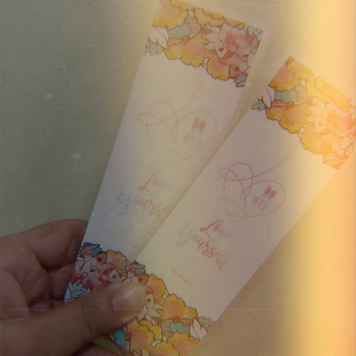 srlcdrc's tweet photo. finally, got the time and money to buy @eireenena's bts bookmarks at @HeyKessy. got the myg and i bought the jhs for my sister. thank u @eireenena. support local artists ❤❣ https://t.co/cTdFNt8Mzw