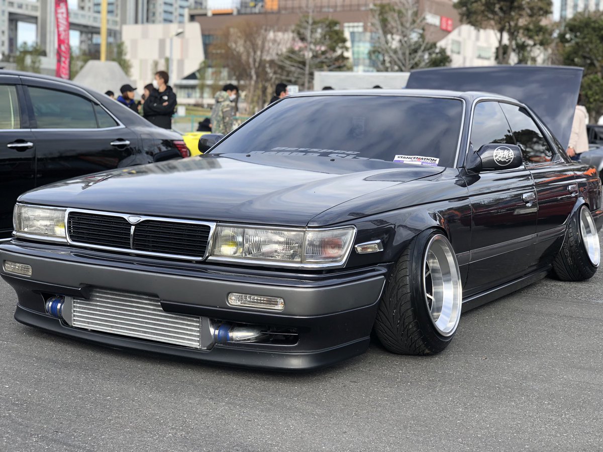 Dai輔エナジー 今回のスタンスでno 1がこの C33ローレル クラブsの後期 最高にかっこ よかったです センスいい 最近の高級車も カッコいいけどこのあたりの ドリ車 Vip車カッコよ この型のローレルが人生初の ドリ車 よく走りまくってました