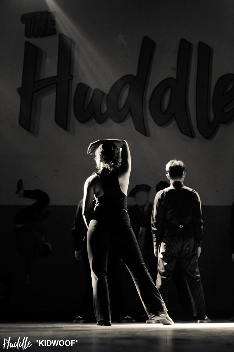 kidwoof's tweet photo. yum my friends #TheHuddle3 https://t.co/fbamEKAucY