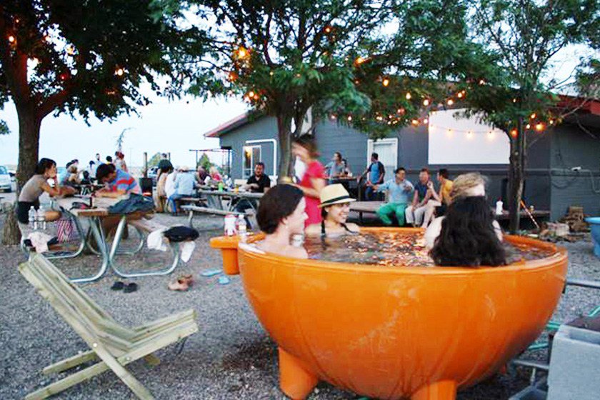 おしゃれでどこでも設置可能な アウトドア ホットタブ OUTDOOR HOTTUB glamping-japan.com/outdoorhottub