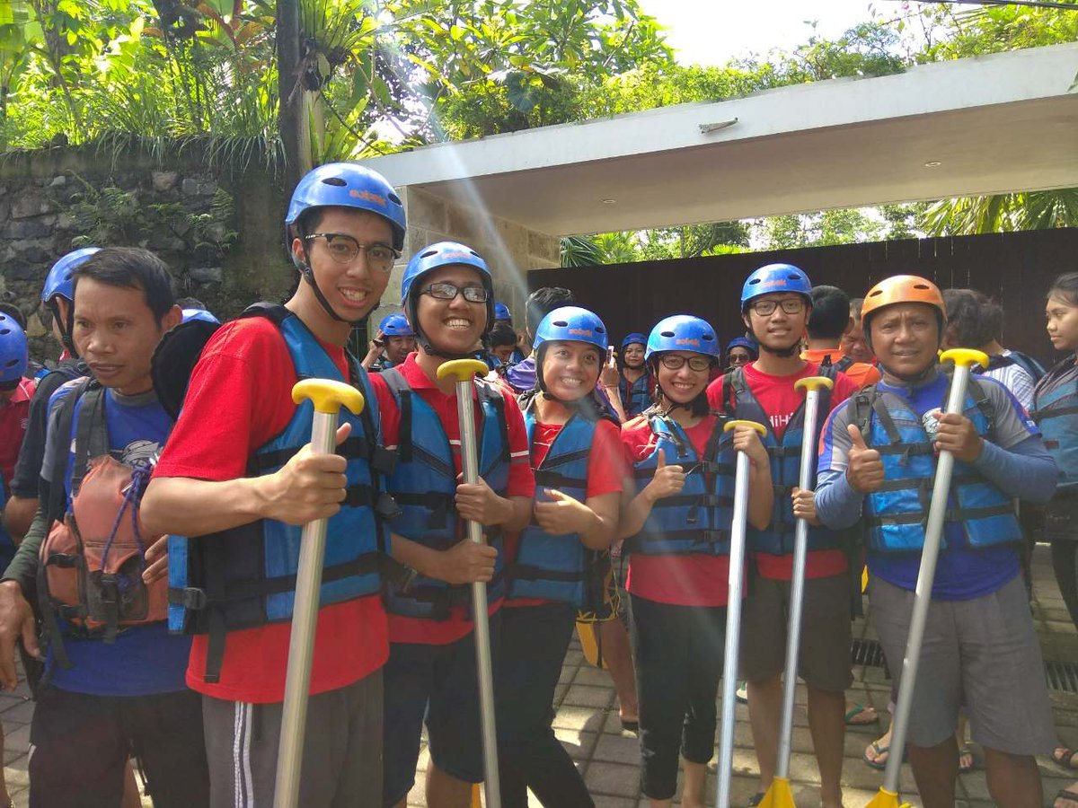 sparamita23's tweet photo. Rafting Telkom Group Witel Denpasar #TelkomFuntastic5 #BRIGHTTR5 #DPSTR5 @_funtastic5_ @parwi66 https://t.co/cOGyjgLgRW