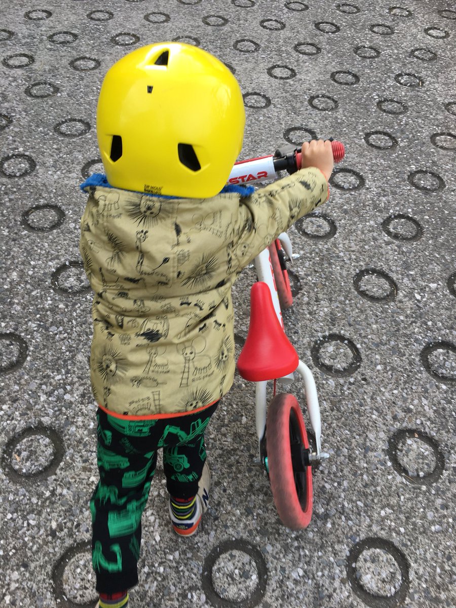 友達のクリスマス会🎄をドタキャンして(;´д｀)

ひたすらストライダー🚲