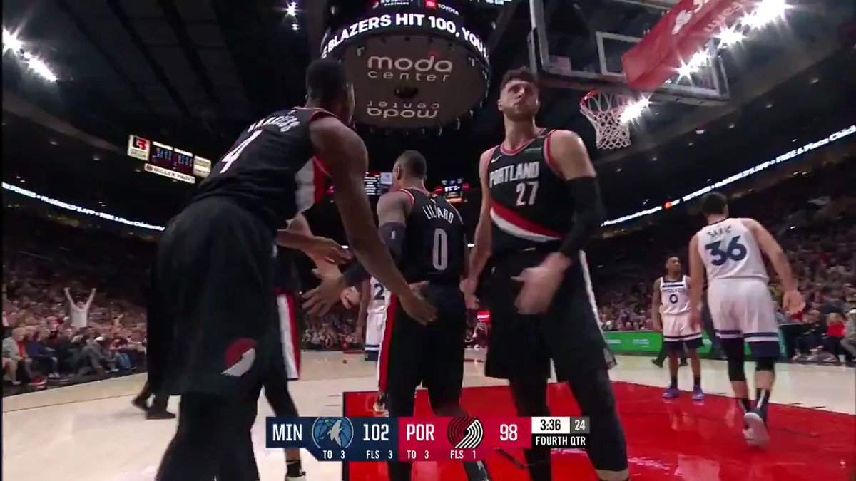 Dame Time was in full effect last night. 🎥 https://t.co/BRq2JCFwIy