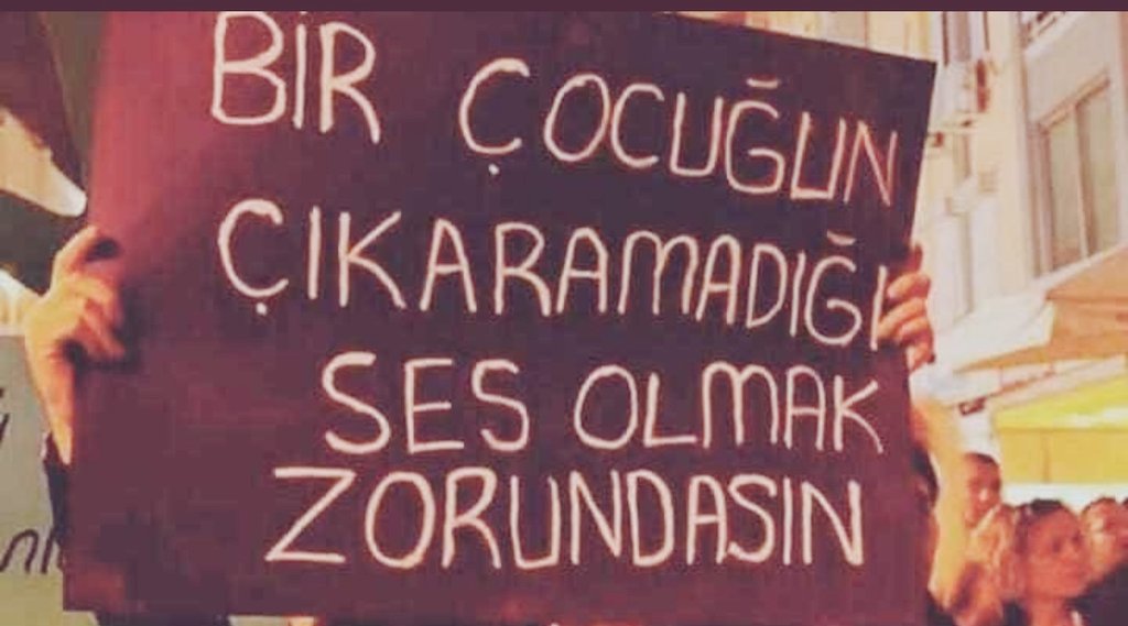 Bir çocuğun çıkaramadığı ses olmak zorundasın! 
Tüm toplum olarak zorundayız! 
İnsan olana susmak, göz yummak yakışmaz.

"O susar, sen susma."

#cocukistirmarınasesver