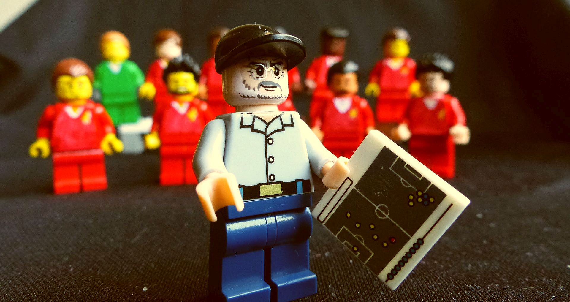 Brick Footballers on X: "#Lego #AdventCalendar day nine: Jürgen Klopp and  his Merry Men of Merseyside aka #LiverpoolFC. https://t.co/8wY1FRZ0hO" / X