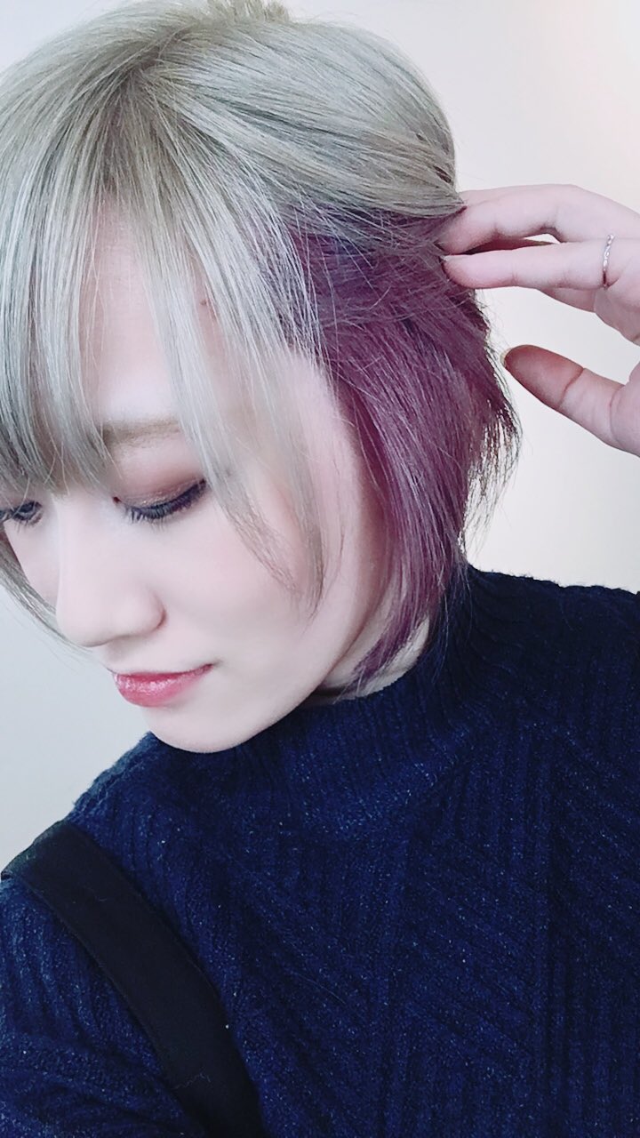夕香里 せーらーむーんおばさん じゃーん インナーカラーまた入れちゃった 今回は イルミナカラーのトワイライトというお色で少し赤系の紫にしてみました Van Council森田さんいつもありがとうございます 夕香里 せーらーむーんおばさん じゃーん インナーカラーまた入れちゃった 今回は イルミナカラーのトワイライトというお色で少し赤系の紫にしてみました Van Council森田さんいつもありがとうございます