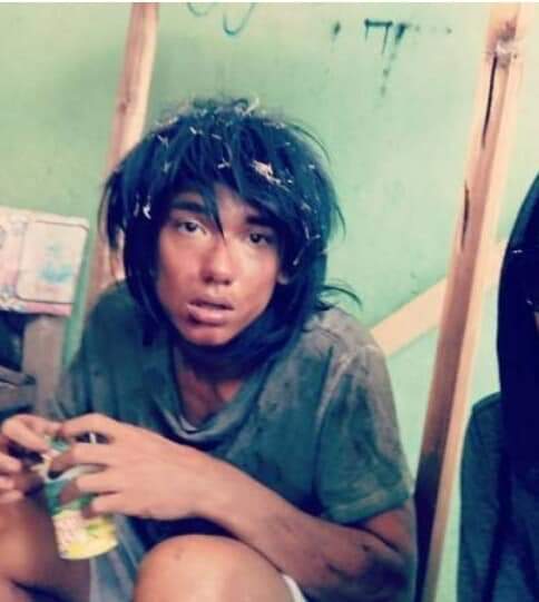 Adipati Dolken berperan sebagai pria dekil di film terbarunya. 