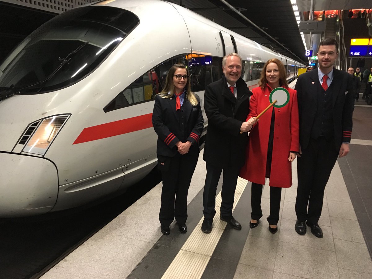 ThFuelling's tweet photo. Servus! Endlich gibt es bei der Bahn wieder eine Direktverbindung #Berlin #Wien Abfahrt pünktlich 10.05 Uhr im Berliner Hauptbahnhof #ice93 @DB_Presse @DB_Bahn https://t.co/1B4dO56pj0