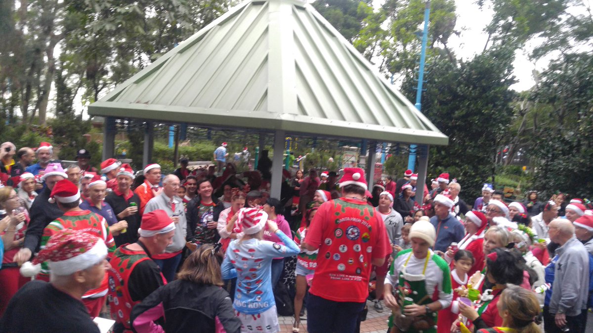 SantaHash's tweet photo. Santa Hash 2018

Belcher Bay Park

Organised by HKFH3 &amp; SLH3

🎅🏃👣 https://t.co/UigaM6yomv