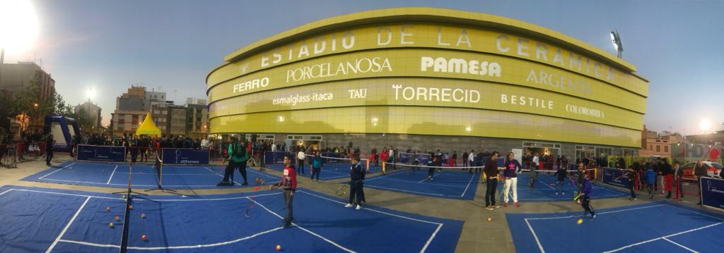 FundJCFerrero's tweet photo. Que gran Dia hemos vivido con @anabelmedina capitana de @FedCup_es 
Valores y niños en un espectacular @StreetTenis y apoyando el deporte femenino @myd_csd 
Gracias a @fundaciondepjov https://t.co/Rnz3lntQLW