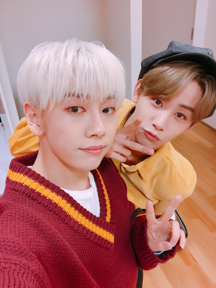 2014_HOTSHOT's tweet photo. [⏰]

오늘 밤 8시 45분 'MBC 김신영의 TMI 언더나인틴'에 태현과 호정이 출연합니다📺 태현, 호정이 본 예비돌들의 무대! 핫플들도 함께 볼까요?👀

#핫샷 #HOTSHOT
#EarlyFlowering https://t.co/4NW69fEK30