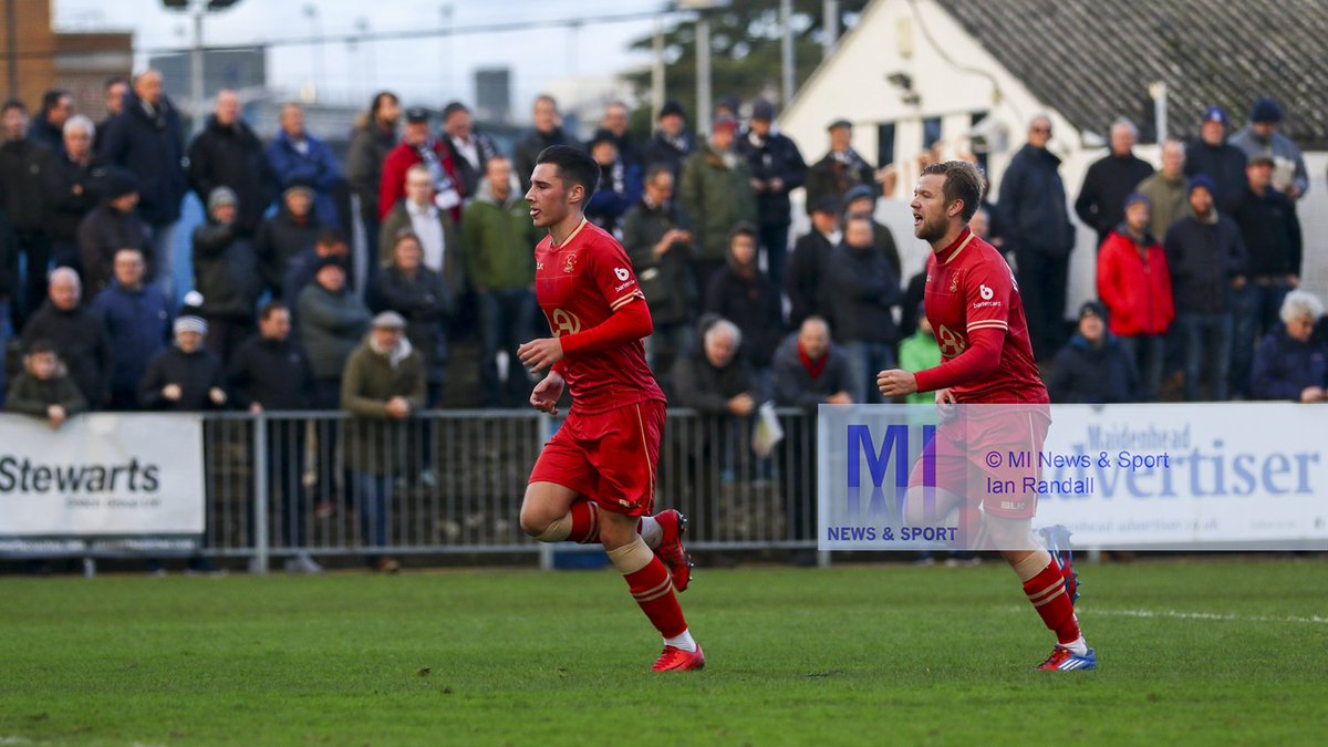 ianrandall71's tweet image. A really tough 📷 shoot yesterday in the rain and wind &amp;amp; v poor floodlights but more than worth it to see @Official_HUFC get 3 points #Pools #MISports
@Joshhawkes5 @Liamnoble15