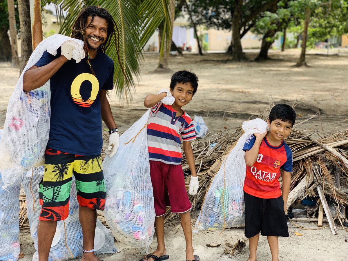 FlyboarderI's tweet photo. #LiquidWatersports #OneLoveBeach  #Vilimale . Say no to single use plastic 👌  #Savethebeach #vilimale .  #MaleCityCouncil #VillimaleYouthCenter #liquidwatersports #Villijoali, #WAMCO, #Maldivespolice #STELCO, #VillimaleYouthCenter, #HouseingMinistry #MinistryofEnvironmen https://t.co/NVuBuenqHH