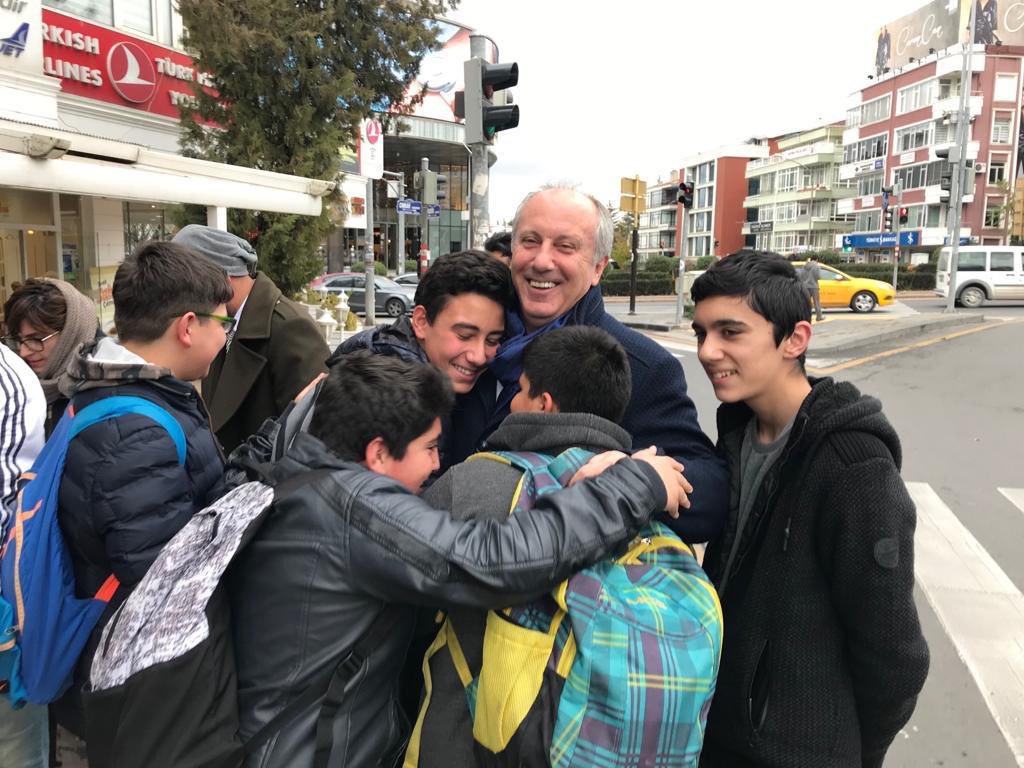 Evlatlarım... Sizin varlığınızdır, sevginizdir beni bu memleketin yoluna, bu mücadeleye baş koyduran. Sağ olun, var olun...