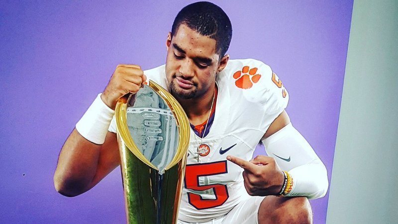 ClemsonTigerNet's tweet photo. Nation's No. 1 QB on #Clemson visit: "It was everything I wanted": https://t.co/Dbm4mdjUIQ https://t.co/rp8lhbjfS2