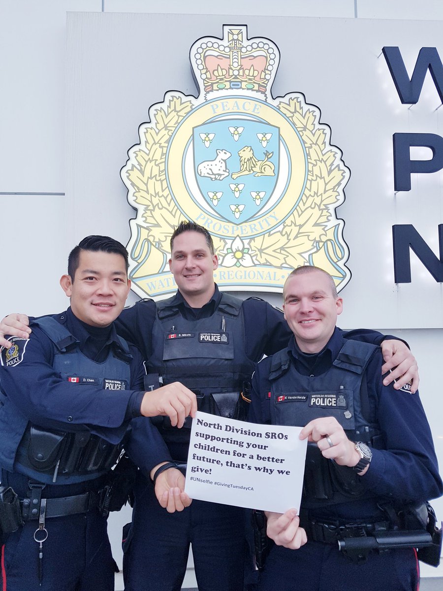 wrps1354's tweet photo. @WRPSToday North Division SROs supporting your children for a better future, that's why we give! #UNselfie #GivingTuesdayCA @northsro3 @NorthSRO1 @GivingTuesdayCa @ajustcommunity @UnitedWayWRC  @oneROOFYouth @WaterlooWayside https://t.co/3GPjUpNPen