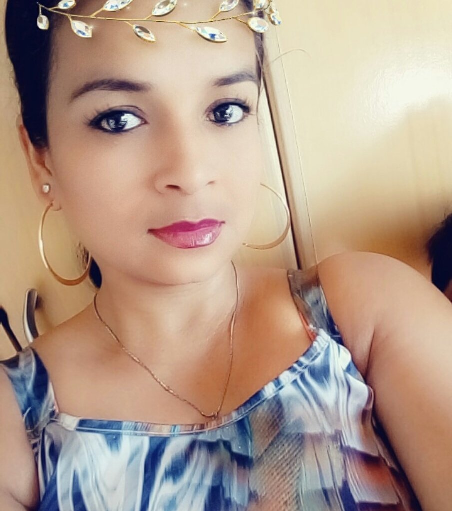 AnaAliceCastro7's tweet photo. Valorize quem te ama, esses sim merecem seu respeito. Quanto ao resto, bom... ninguém nunca precisou de restos para ser feliz. https://t.co/SMHitKsjA1