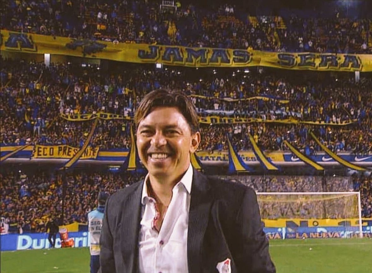 Hubo un tiempo que nos llamaron gallinas, hijos nuestros y hasta crearon una mística entorno a ellos. Todo eso se desvaneció. Lo que nunca creí que pasaría era verlos negarse a jugar una final por un miedo paralizante a enfrentarnos. No les quedó nada. Este hombre los destruyó.