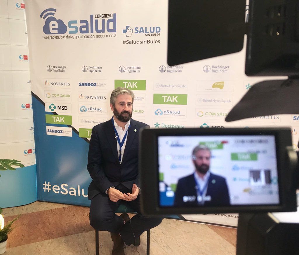 ticbiomed's tweet photo. Señoras y señores, lo que se aprende escuchando a @fllordachs. 

#SaludSinBulos #eSalud18 #SaludDigital https://t.co/XrhP5ES3aX