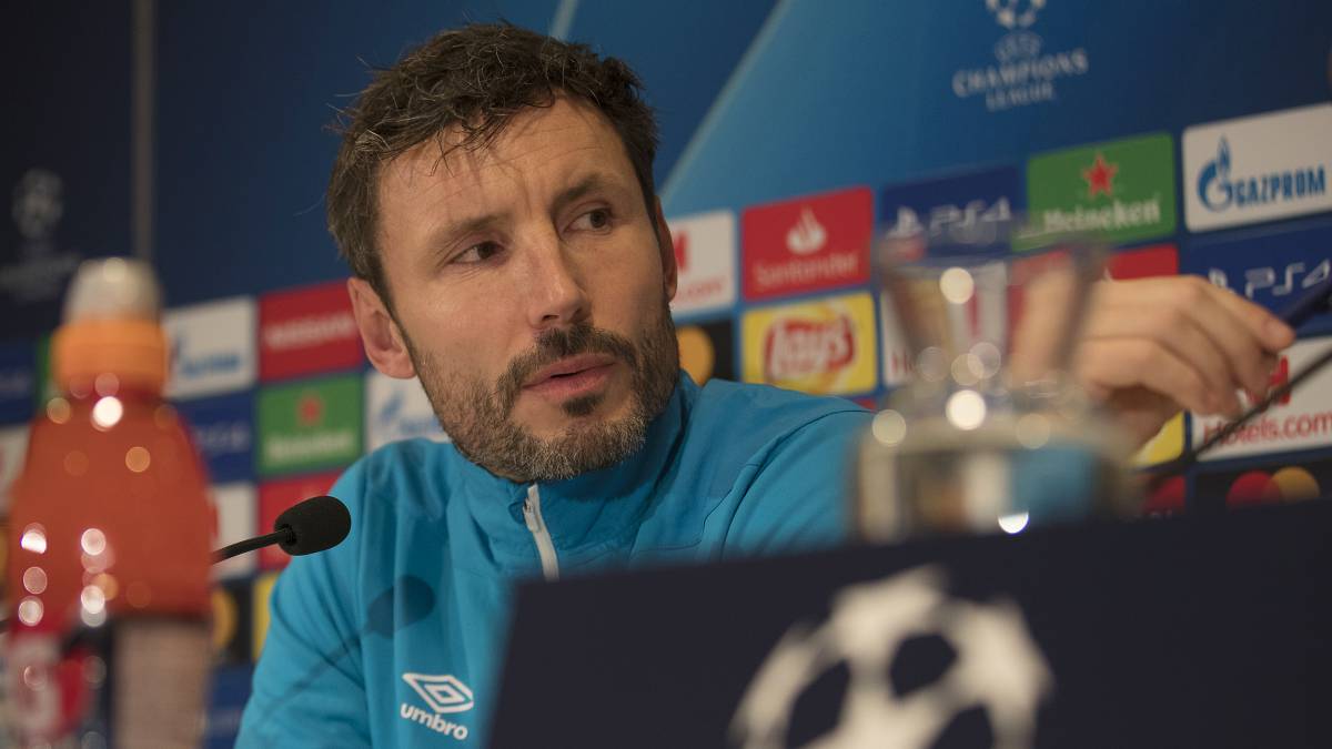 Mark van Bommel, en sala de prensa.