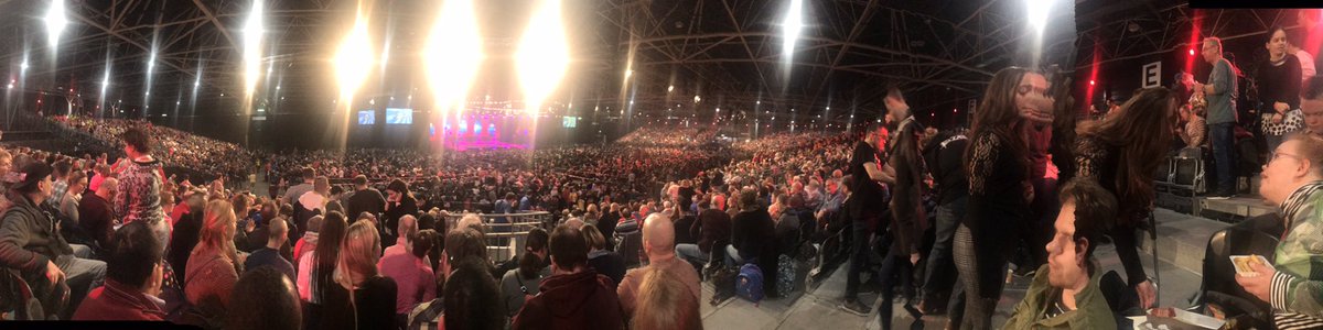 Judithcorbey's tweet photo. https://t.co/DBeYOJe6u6 met 20 Nuon’ers begeleiding bieden tijdens dit topfeest #dakeraf #nuon #cordaan https://t.co/XhOKHEcOTp